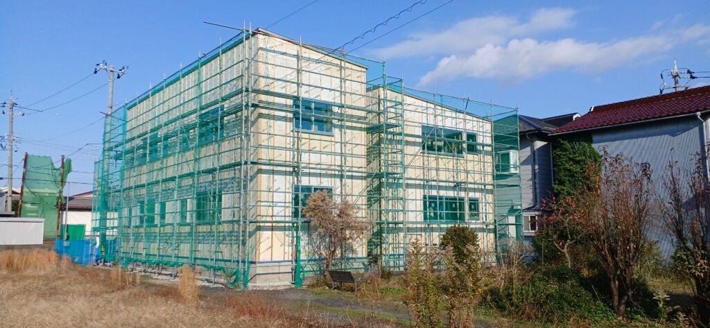 新築アパート建ててます